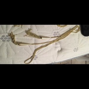 Kendra Scott necklace